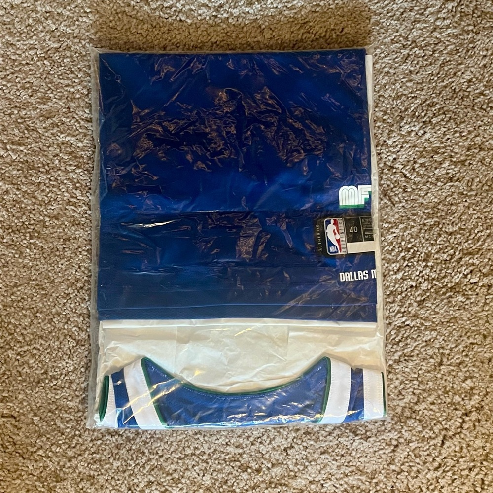 Luka Donic Authentic Blue Dallas Mavericks Jersey (Size 40)